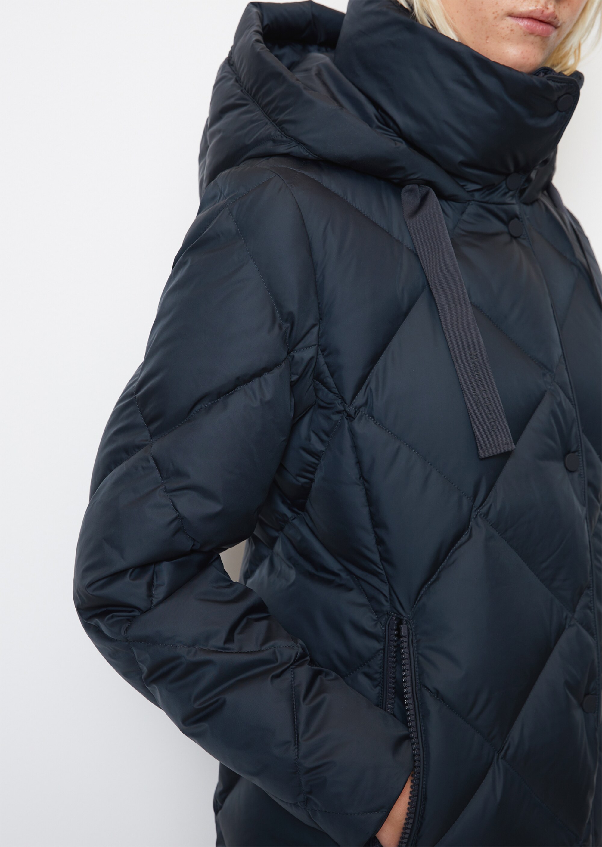 Puffer-Daunenjacke regular mit kontrastfarbener Kapuze