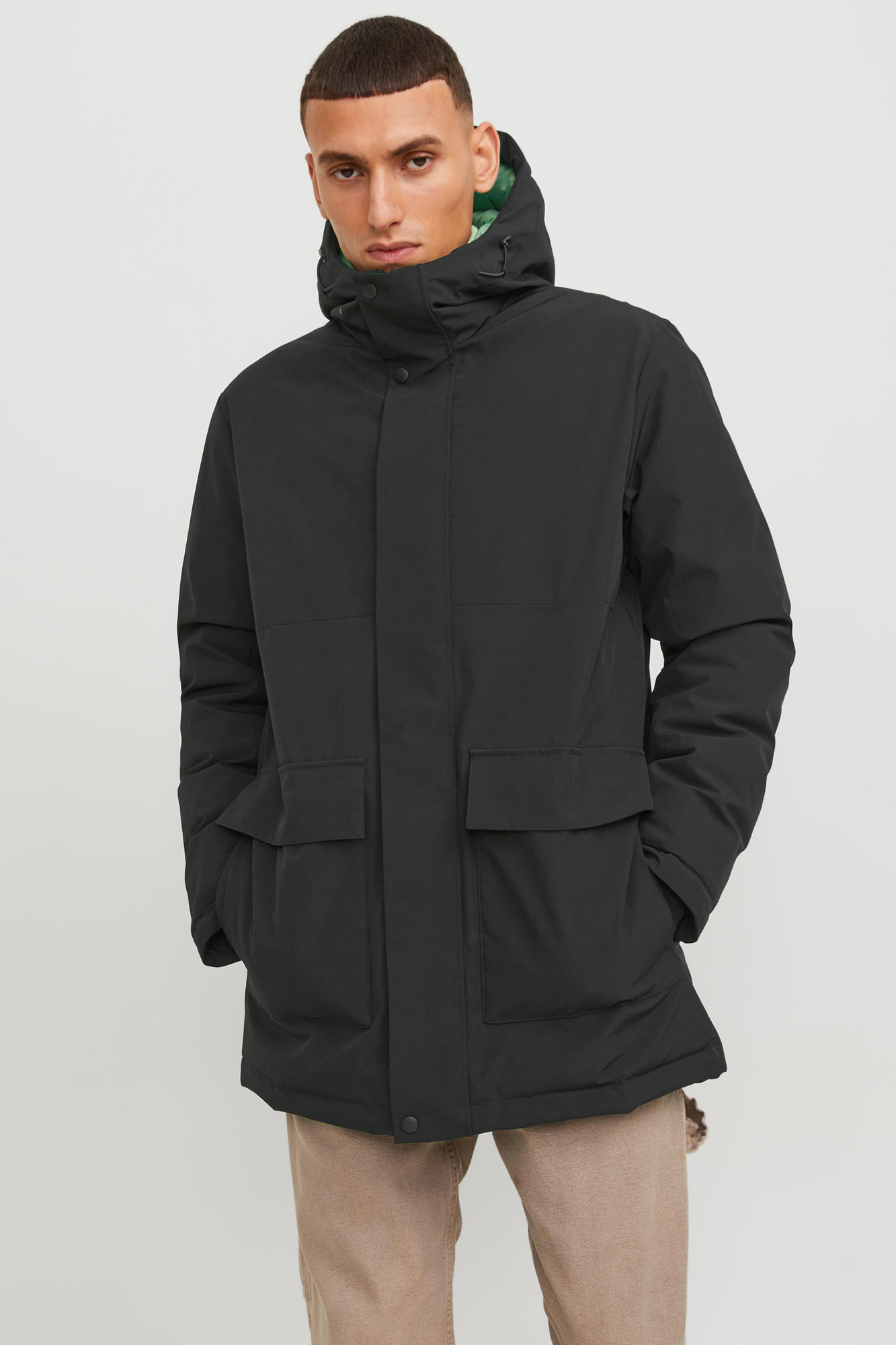 Parka com capuz ajustável