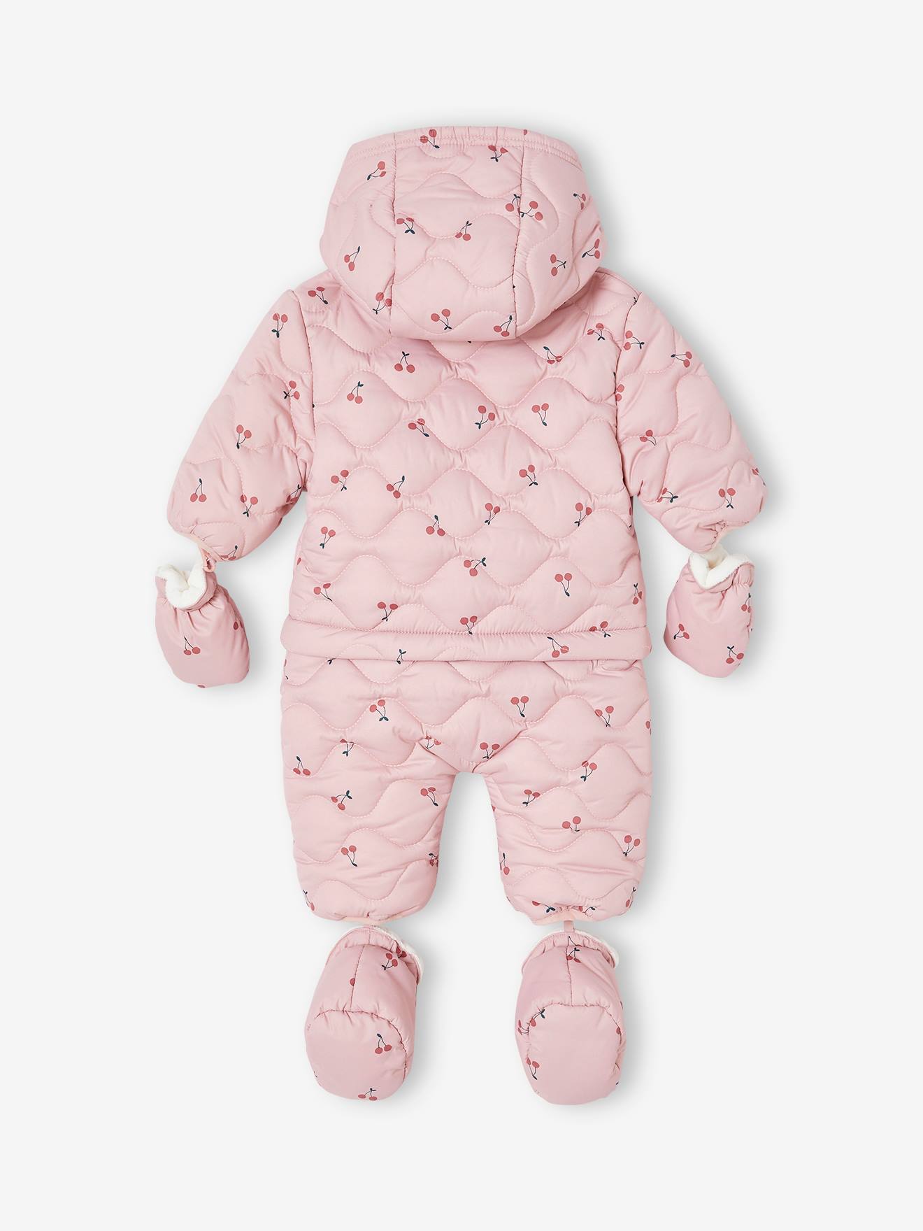 Macacão infantil 2 em 1 na cor malva com luvas e pantufas.