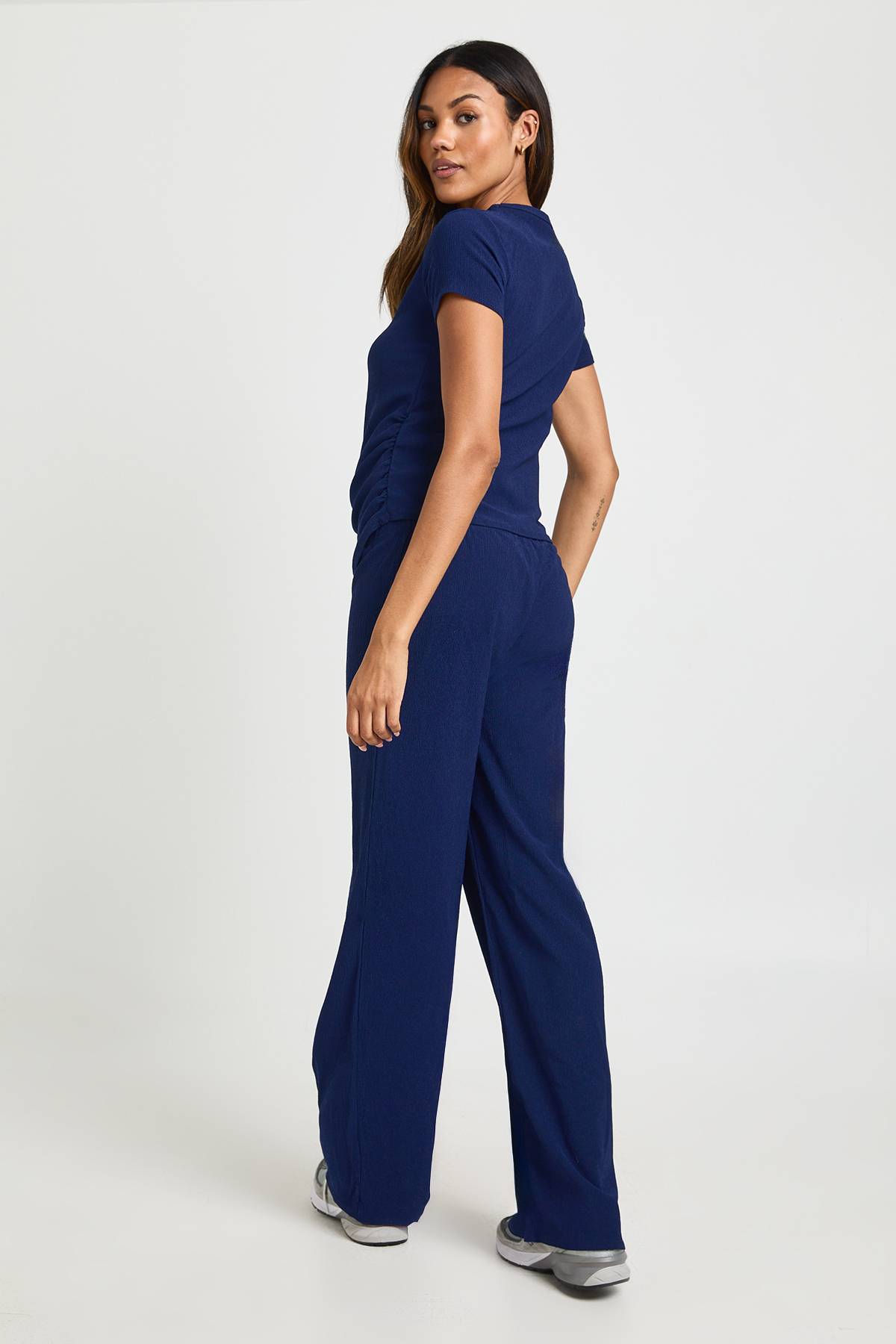 boohoo Ensemble Coordonné de Maternité T-shirt à Fronces Latérales et Pantalon Large