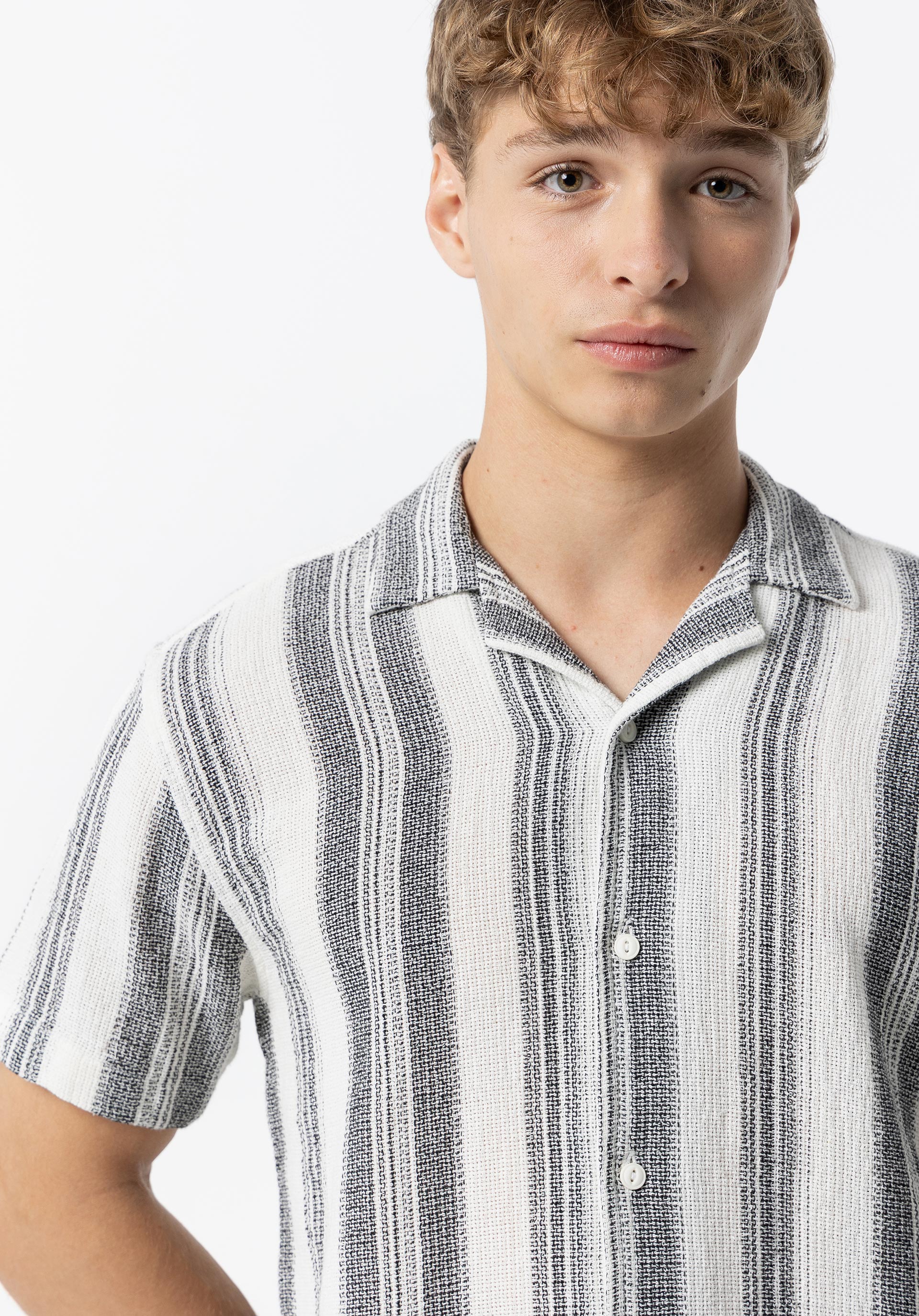 Camisa às Riscas com Textura