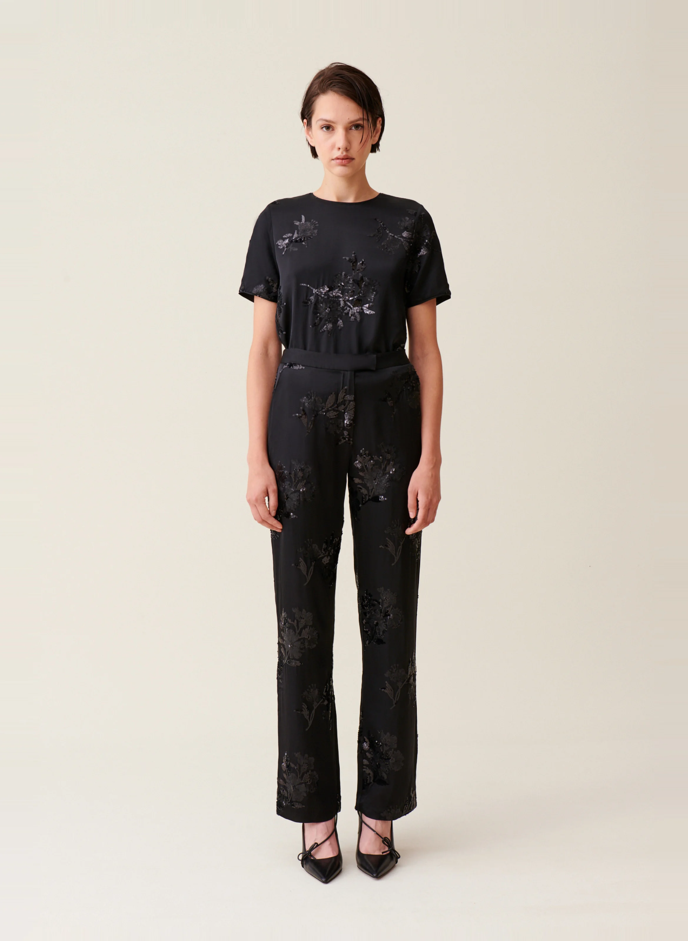 Pantalon droit à sequins brodés | Noir