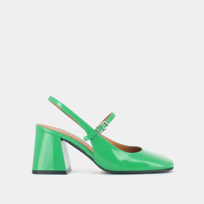 Babies à talons ouverts et bouts carrés  en vernis plissé vert