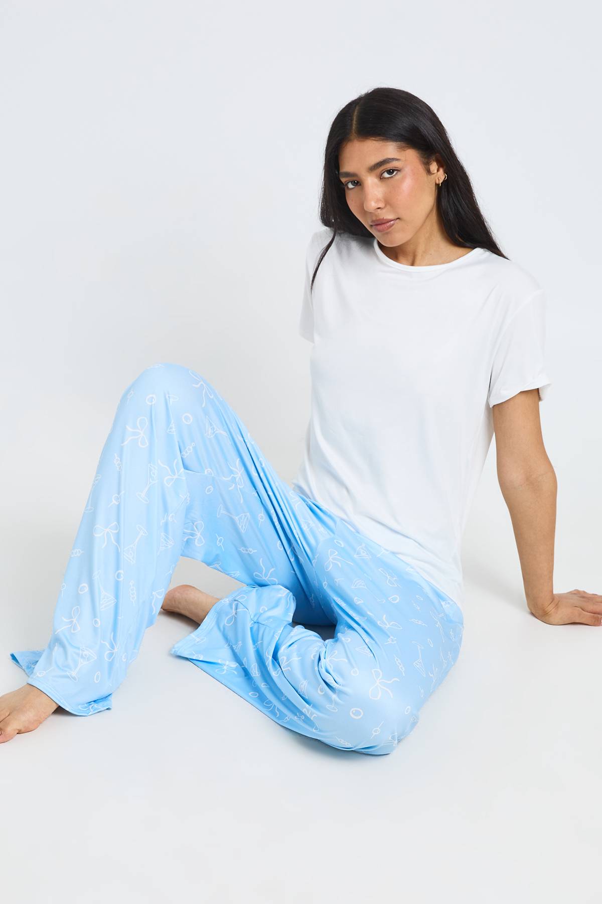 boohoo Ensemble Pyjama T-shirt Et Pantalon Grande Taille Imprimé Martini Et Nœuds