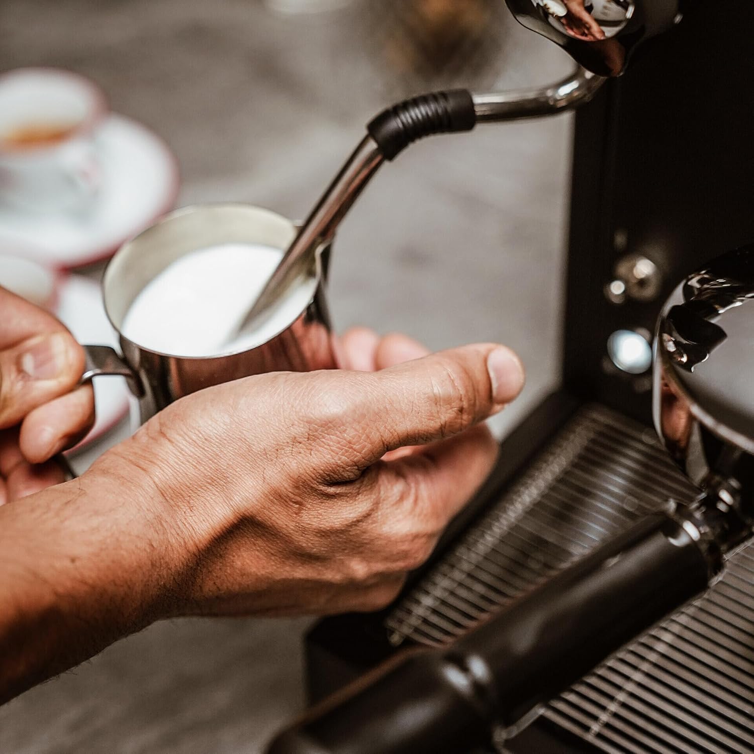 La Pavoni New Cellini Classic, Semiprofessionelle Espresso-Kaffeemaschine LPSCCB01EU, Einzelboiler mit Wärmetauscher, mit Drehventilen, Dampf- und Heißwasserlanze, 1400 W, Schwarzer Stahl
