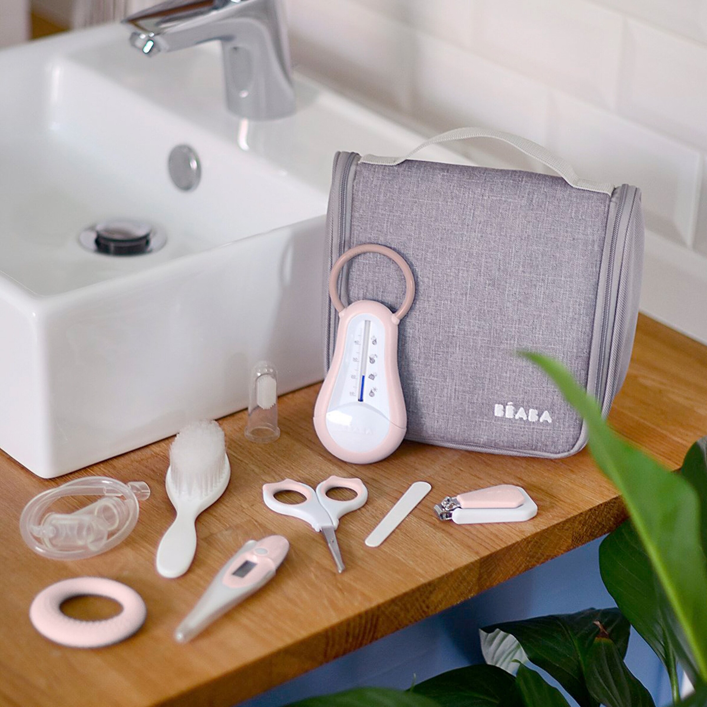 Beaba 9-tlg. Babypflege-Set mit Kulturbeutel rosa