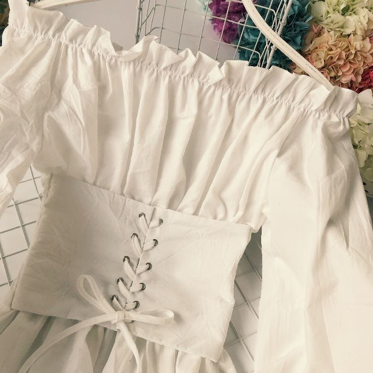 Lucuna - Blouse met lange mouwen, off-shoulder ruches en vetersluiting