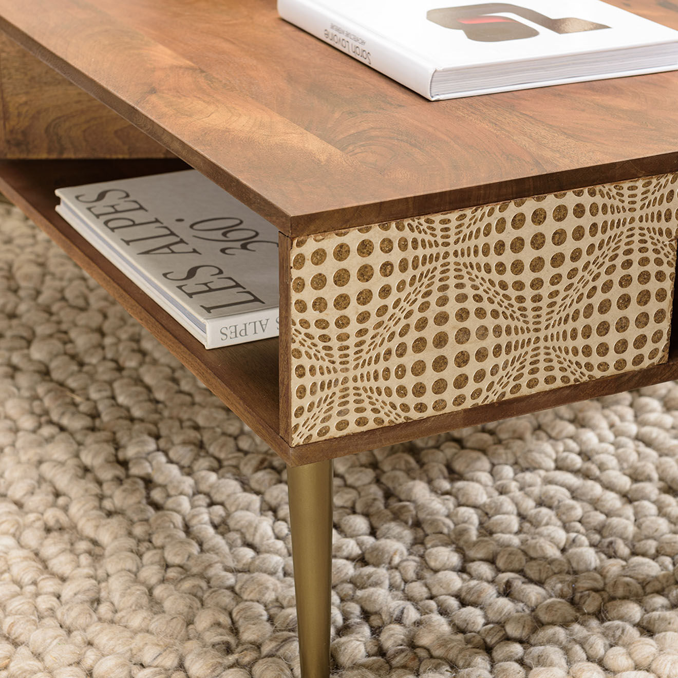 Macabane Table basse en bois de manguier 2 niches Alix marron - 116x65x47 cm