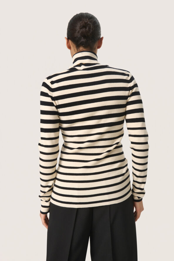 Soaked in Luxury SLSpina Striped Rollneck Black and white stripe