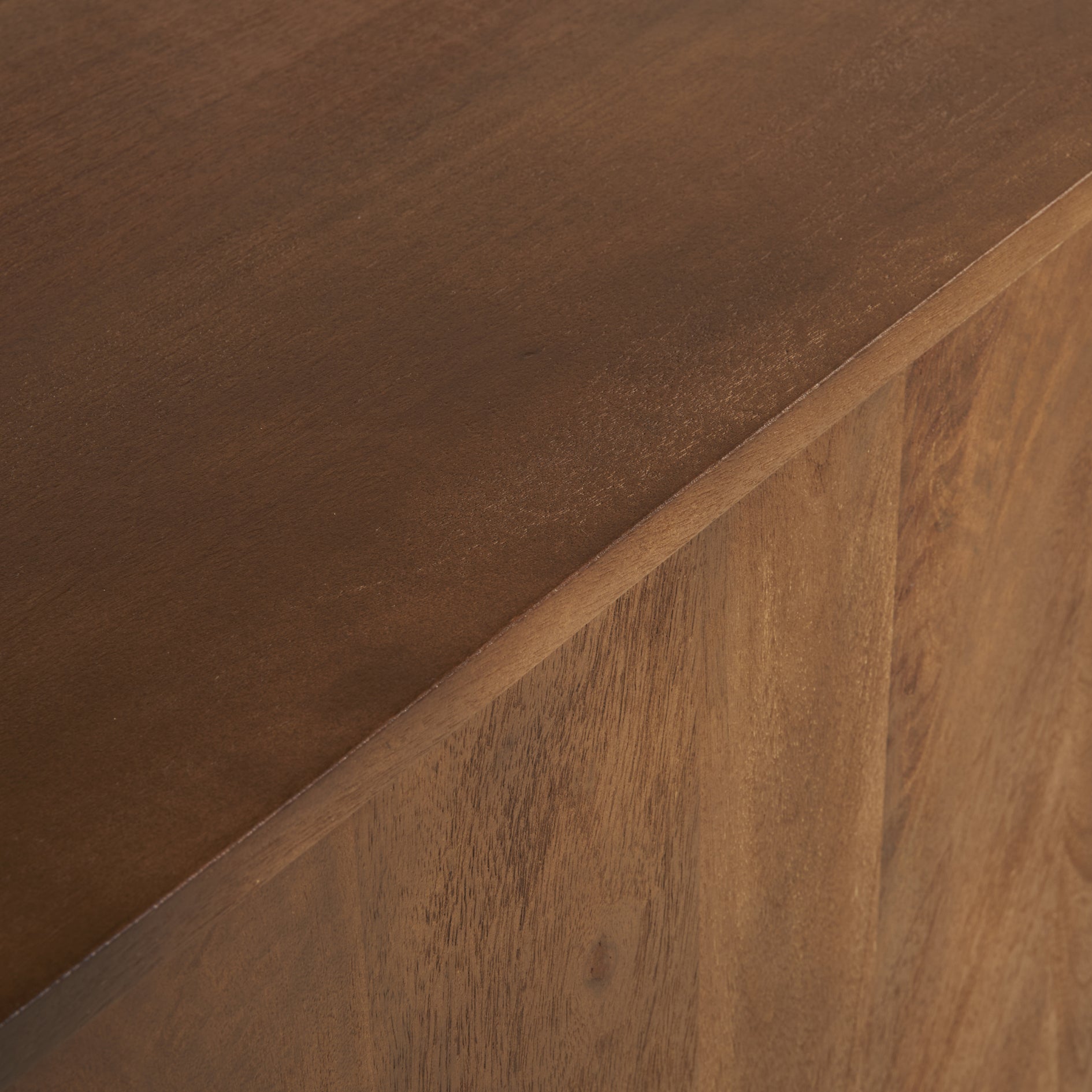 by fonQ Brato Dressoir - Mangohout