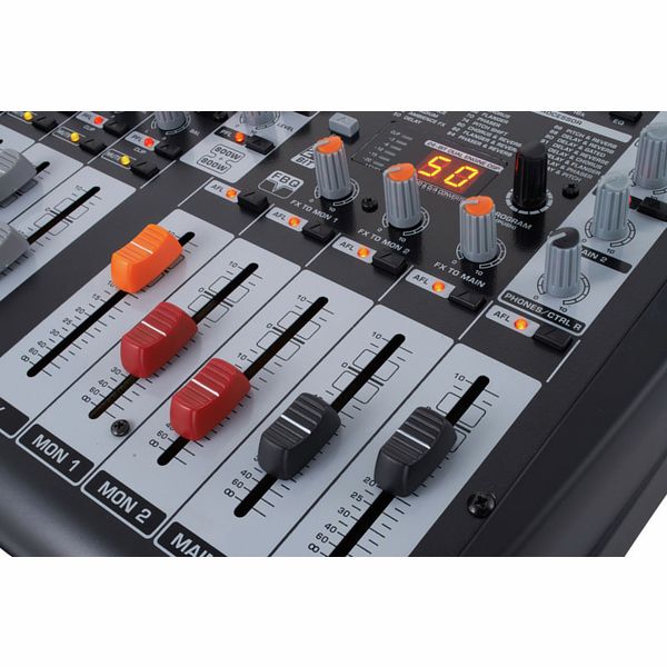 Behringer PMP4000