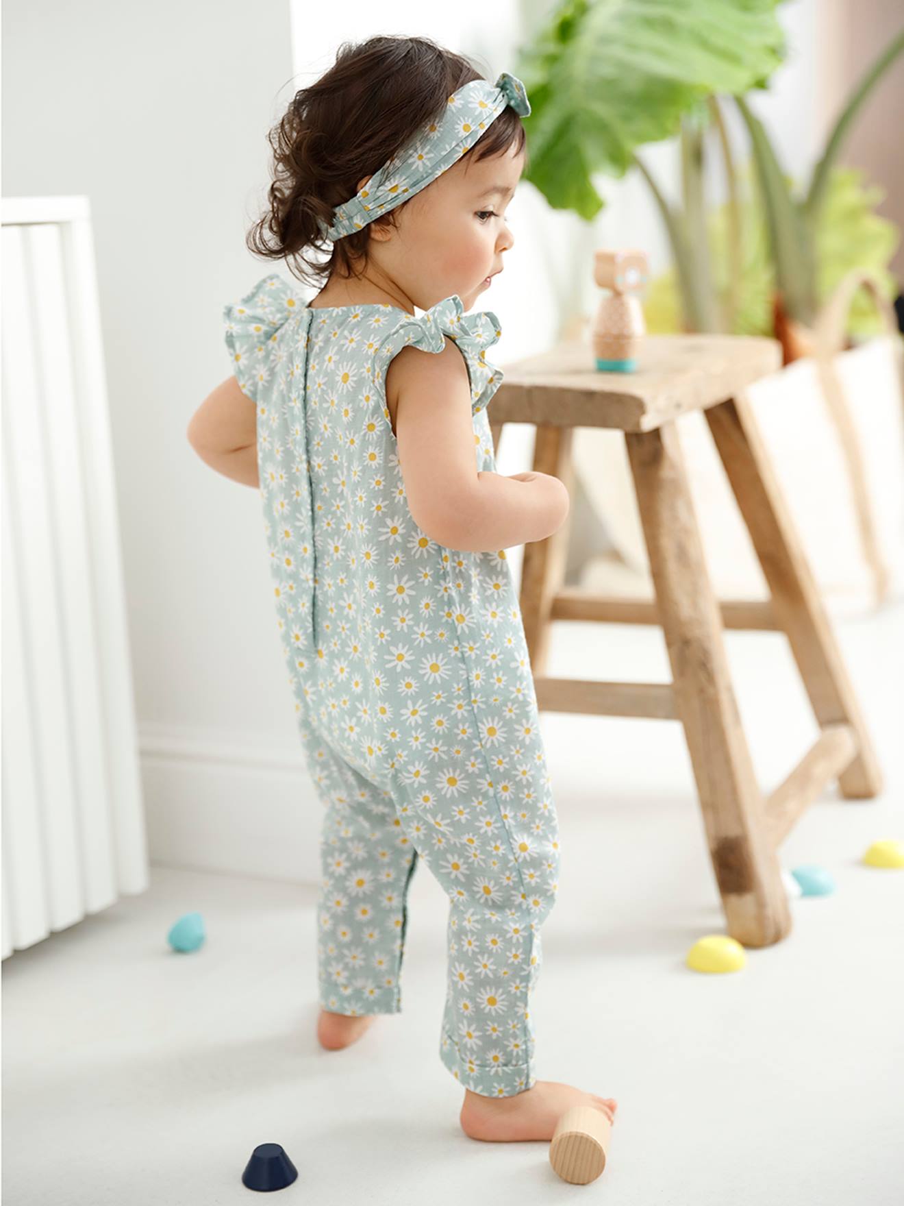 Conjunto de macacão e faixa de cabelo estampados para bebê menina, estampa verde média.