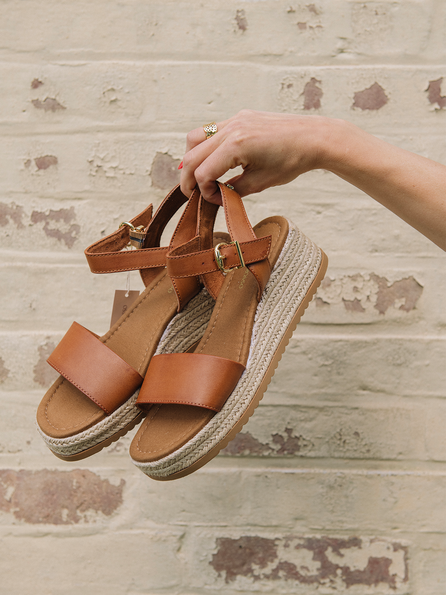 Lili Wedge