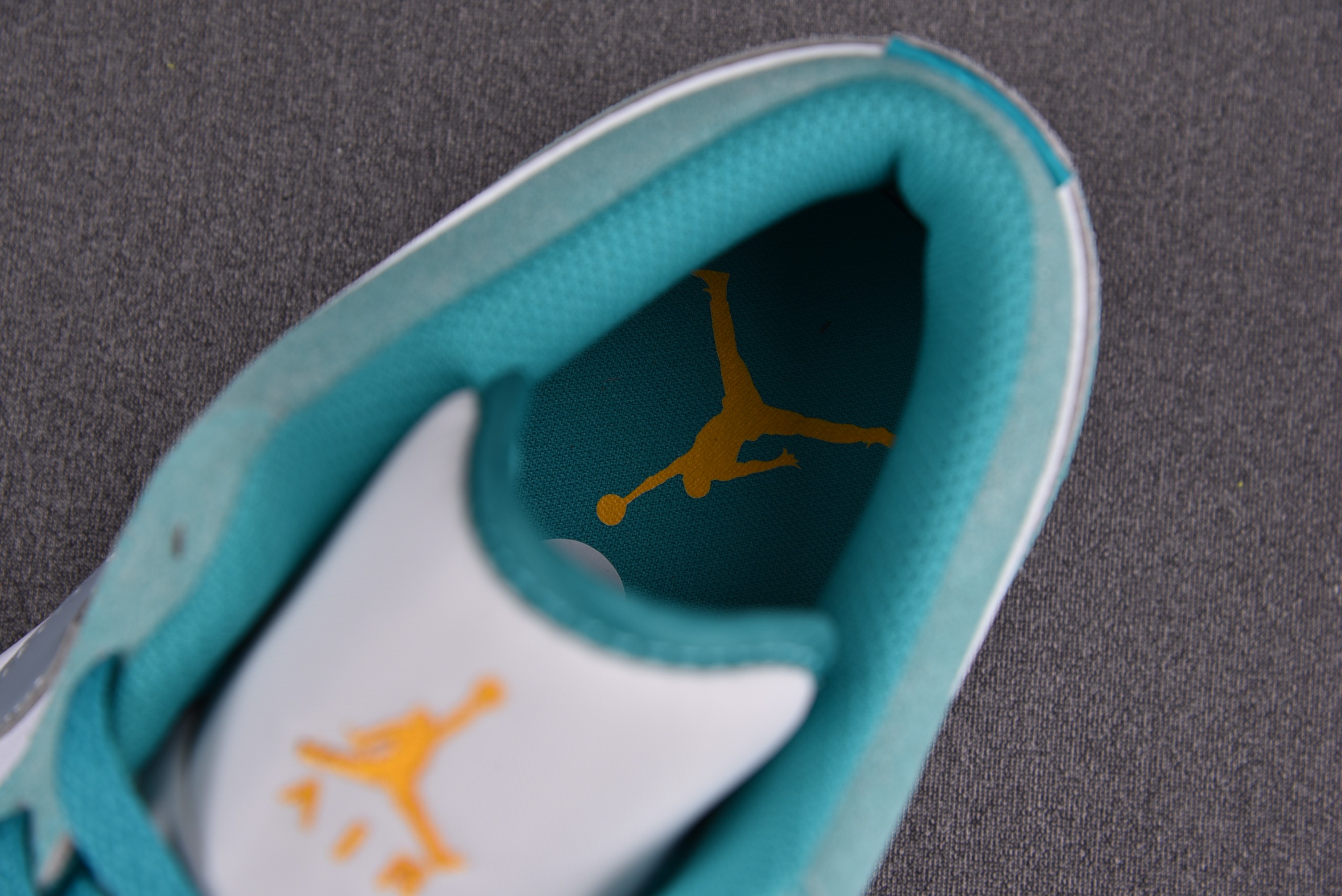 Jordan 1 Low New Emerald (Women Size!!)