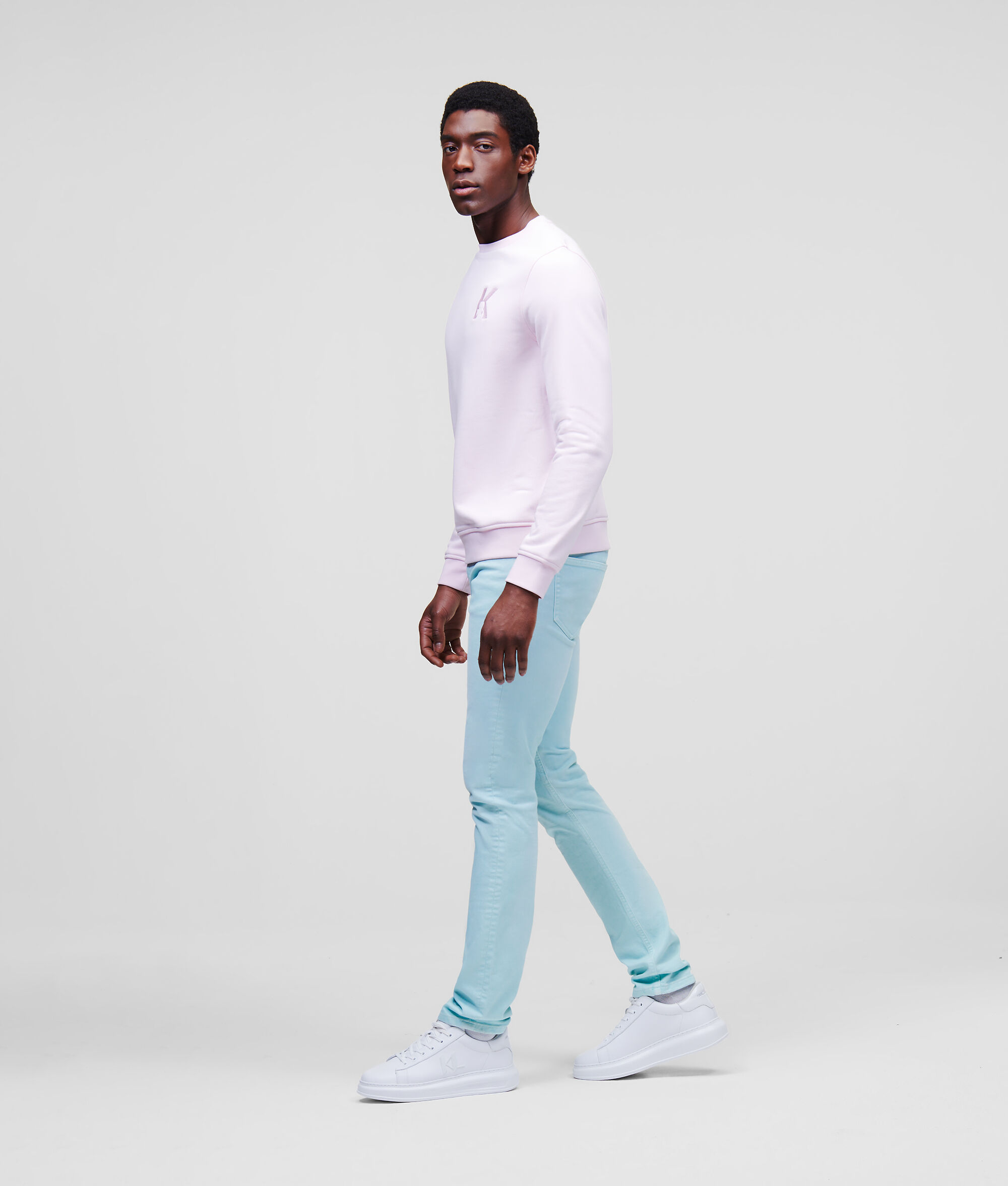 Sweat-shirt avec logo brodé