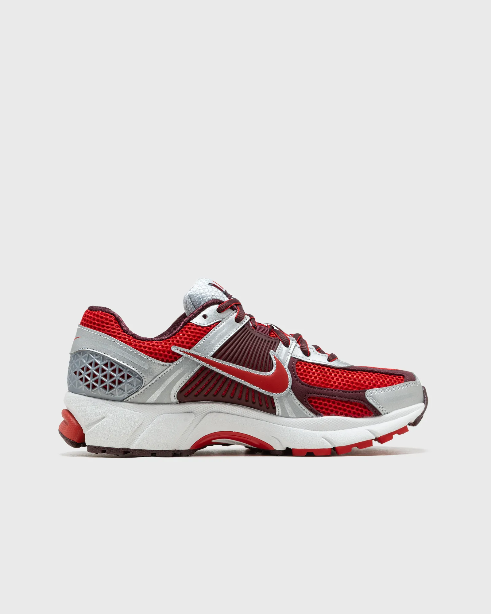 Nike WMNS NIKE VOMERO 5