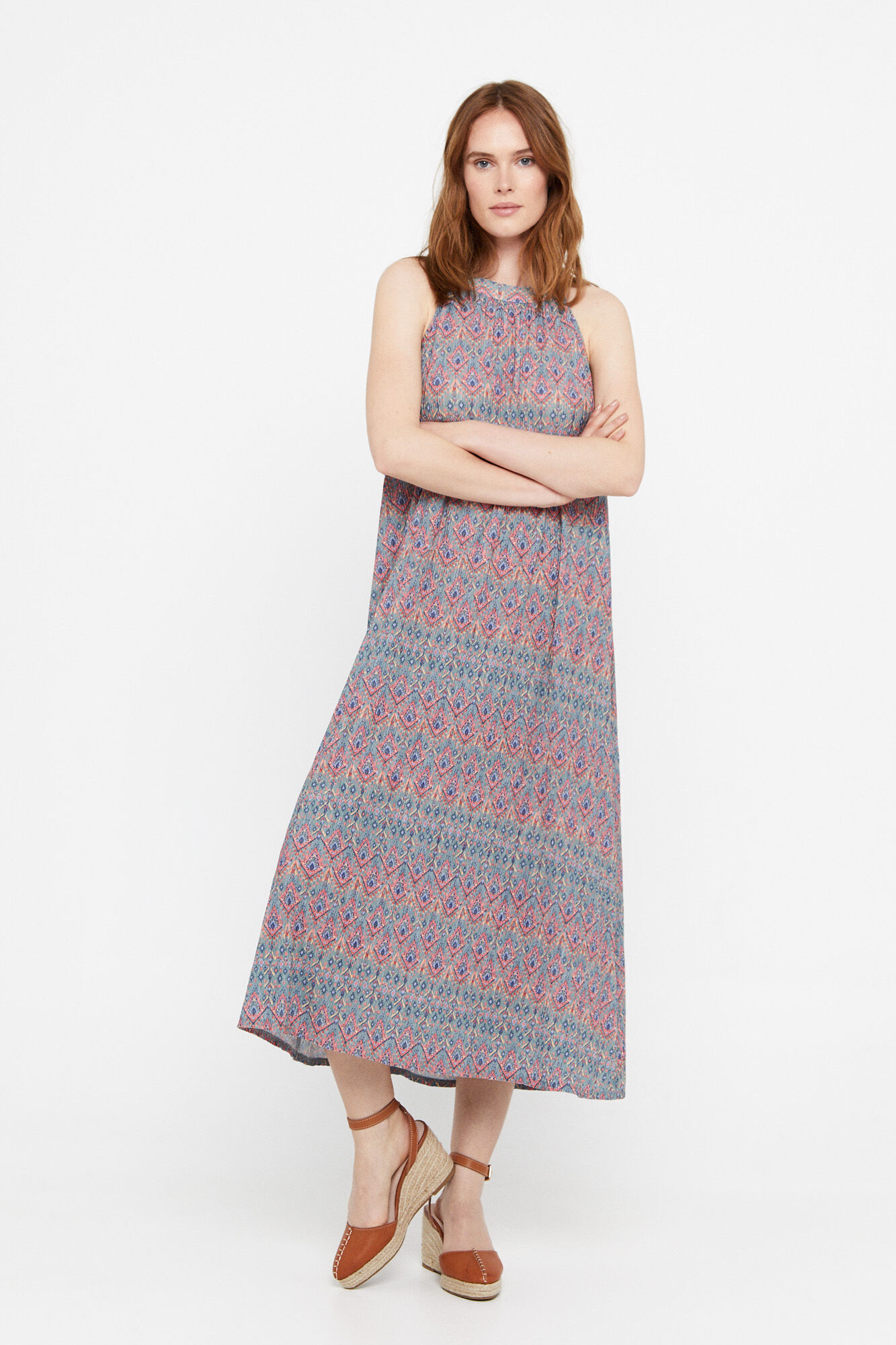 Vestido plissado com decote halter - Multicolorido
