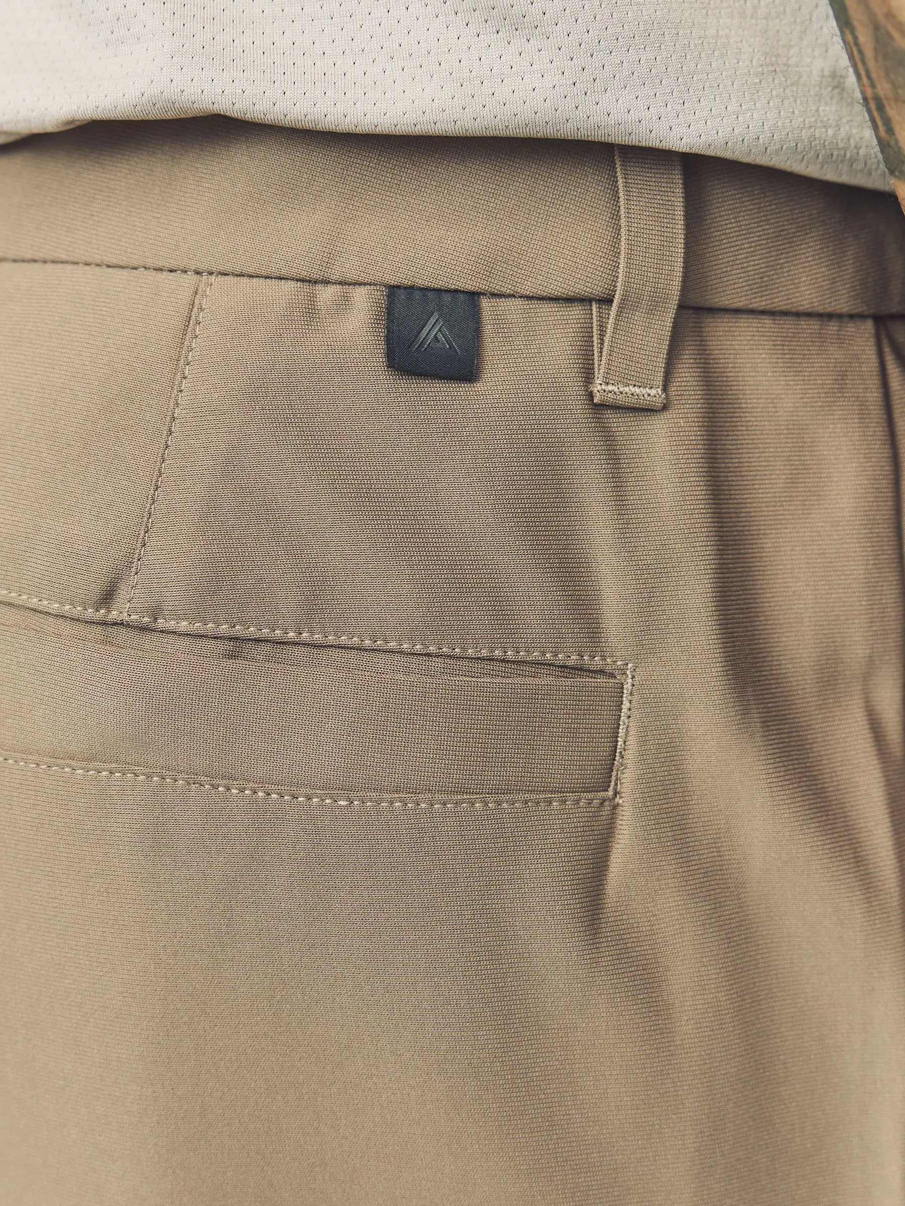 Neutraal kiezelkleurig - Active Golfshorts