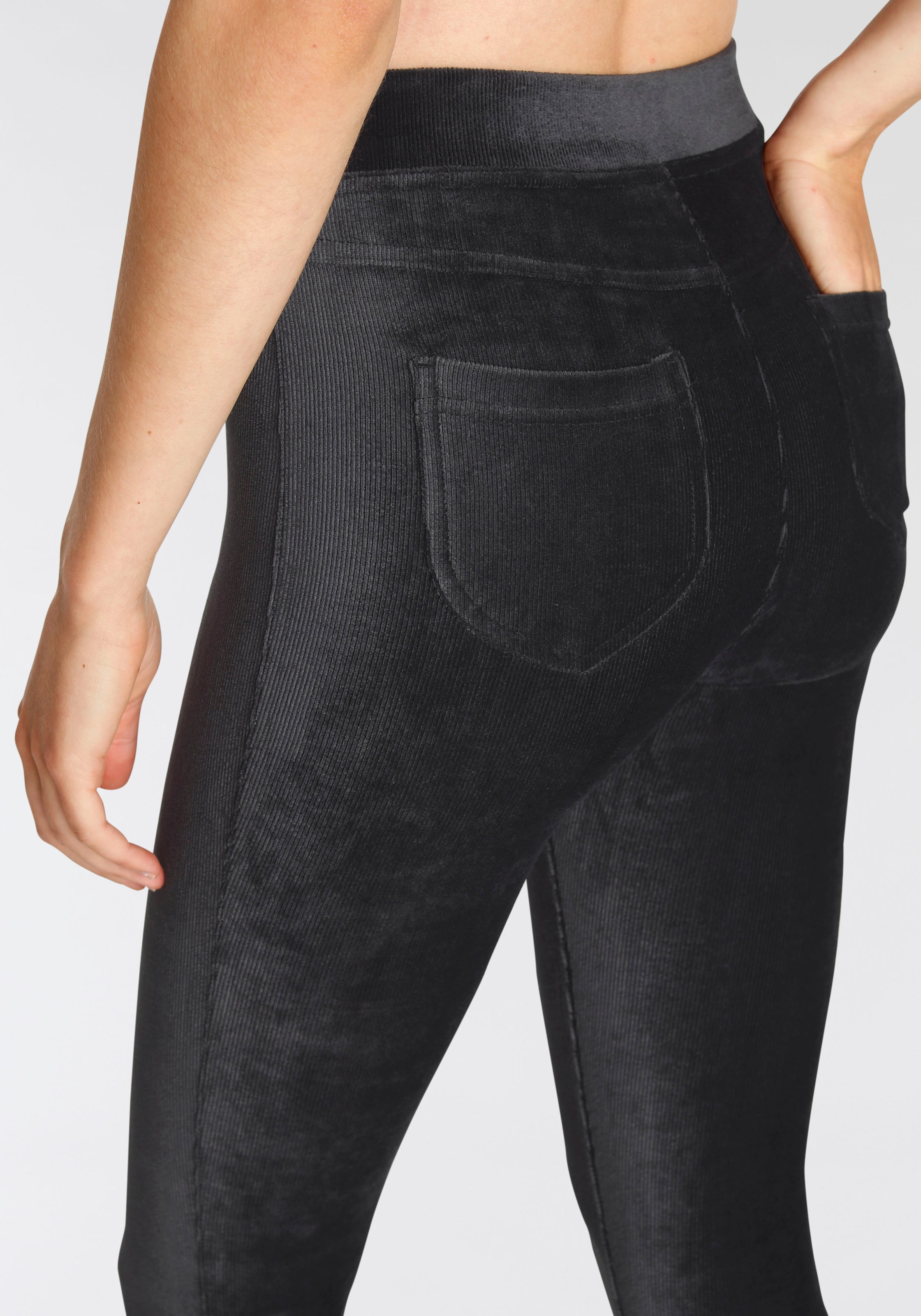 LASCANA Leggings  aus weichem Material in Cord-Optik, Loungewear
