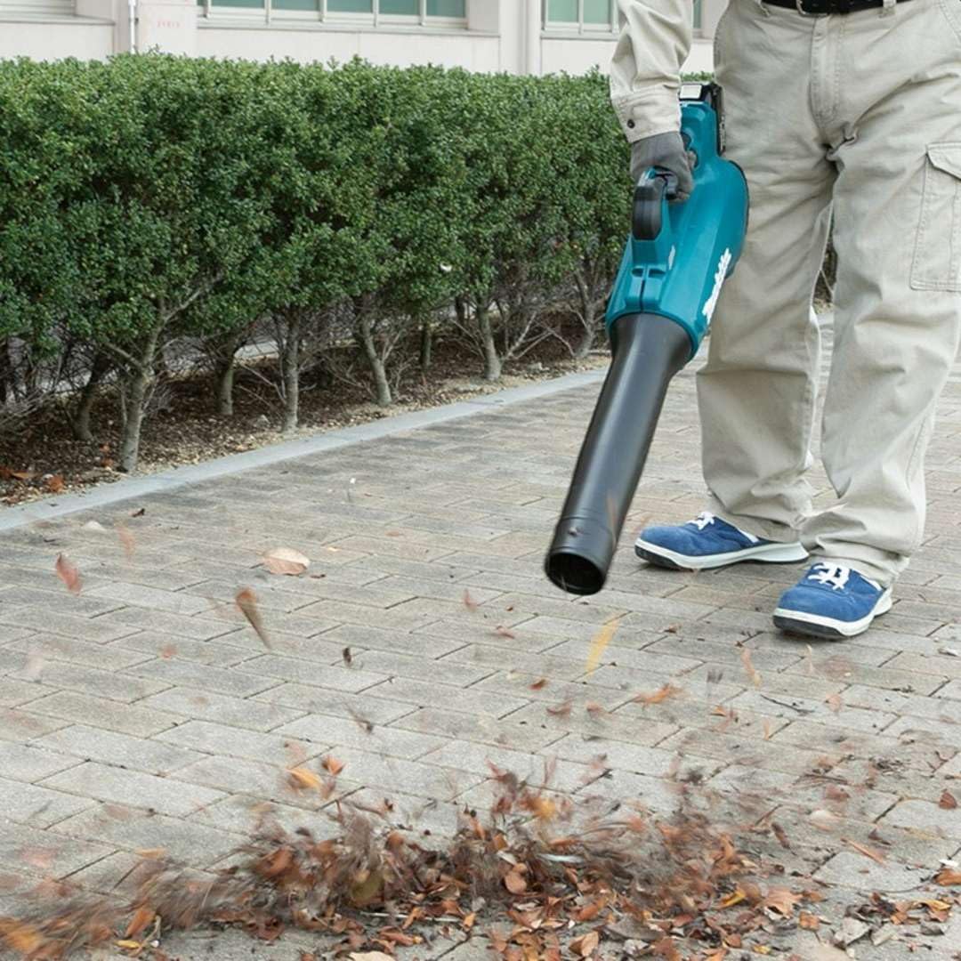 Makita DUB184RT Laubbläser + 1 x 18V 5Ah Li-Ion Akku
