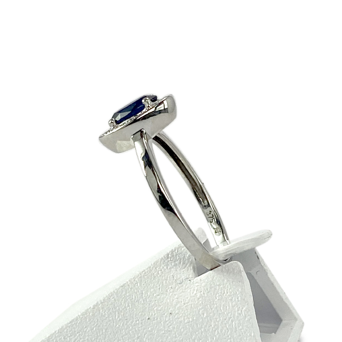 Bague d'occasion or 375 blanc saphir ovale et diamants