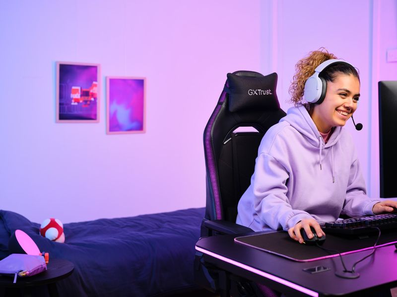 Trust Headset GXT 491P FAYZO Schwarz/Violett Leistungsstarkes ohrumschliessendes kabelloses Gaming-Headset für ein kabelloses immersives Gaming-Erlebnis