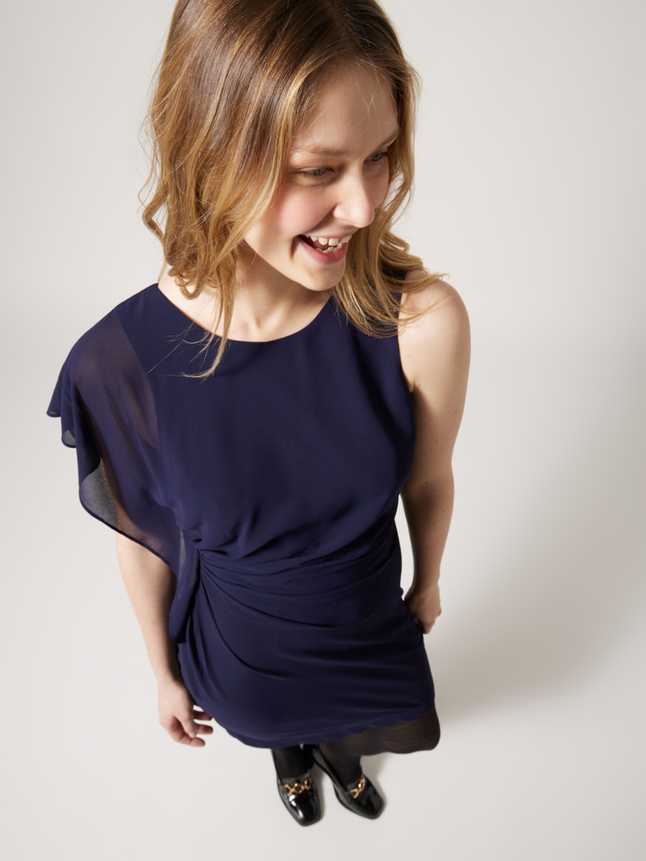 Robe courte asymétrique
