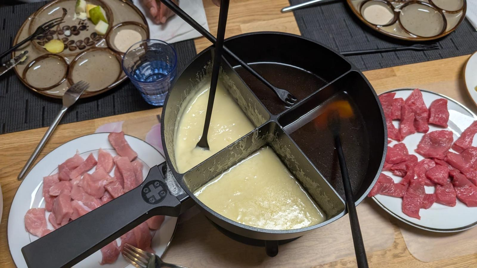 Ø25cm 4in1 Gusseisen Fondue Caquelon für Käse / Chinoise / Schokolade Fondue (DT-01577) - Schwarz