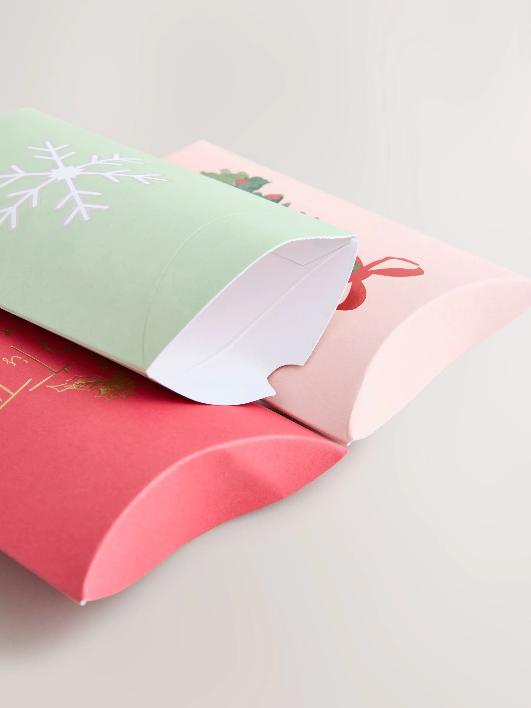 Wit - Christmas Snowflake Giftable Pillow Pack
