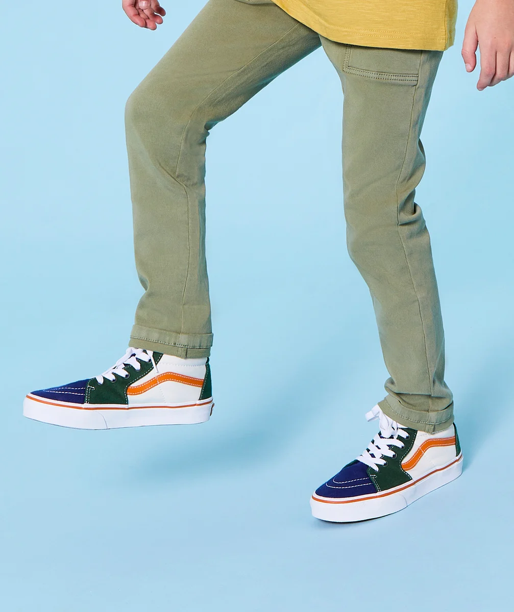 VANSBASKETS MONTANTES BLANCHES ET COLORBLOCK SK8-HI