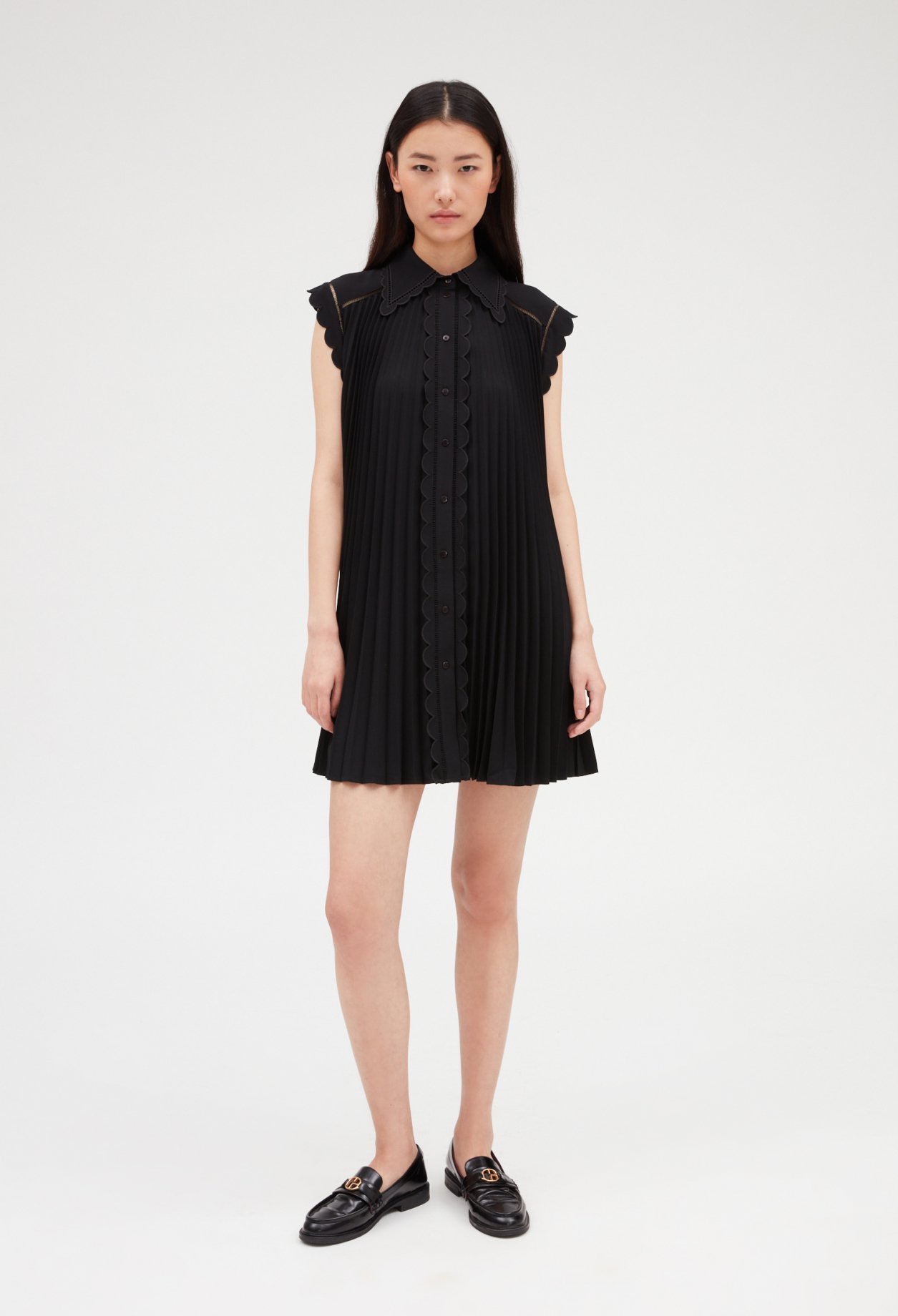 Robe courte plissee
