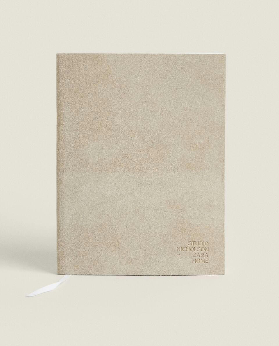 CADERNO DE COURO X STUDIO NICHOLSON