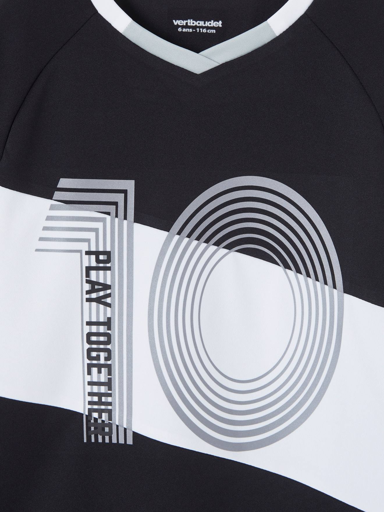Camisa de futebol infantil em tecido técnico, preta lisa com detalhes estampados.