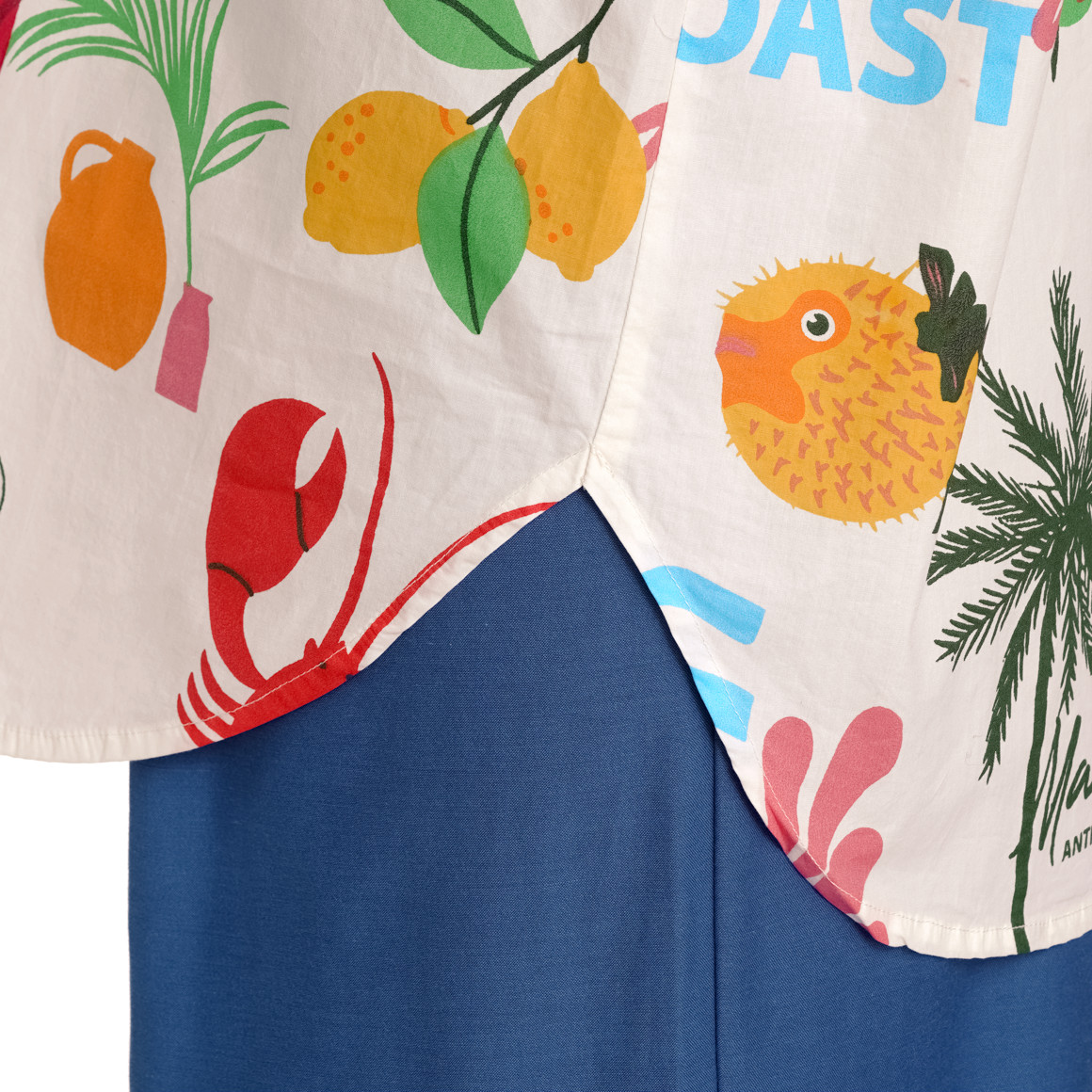 Jonas Nielsen Damen Bluse mit Urlaubs-Motiven weiss / bunt