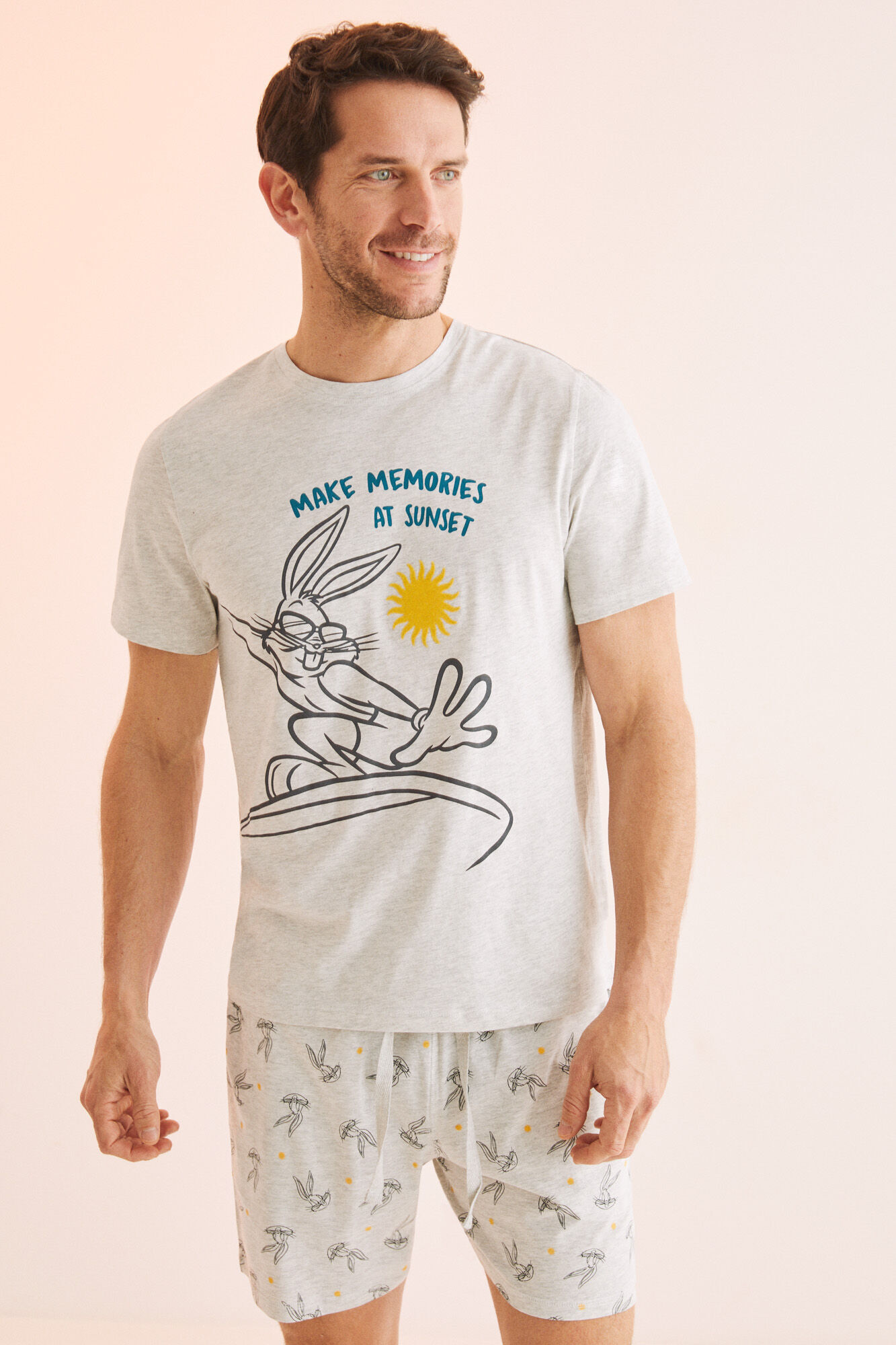 Pijama curto masculino 100% algodão com estampa do Pernalonga - cinza