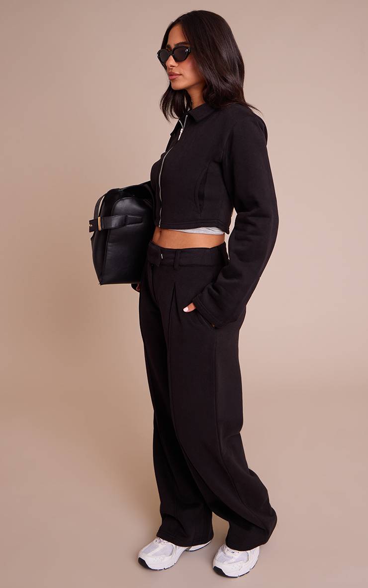 Noir Jogging Petite Taille À Jambes Larges Avec Détails De Coutures Ajustées