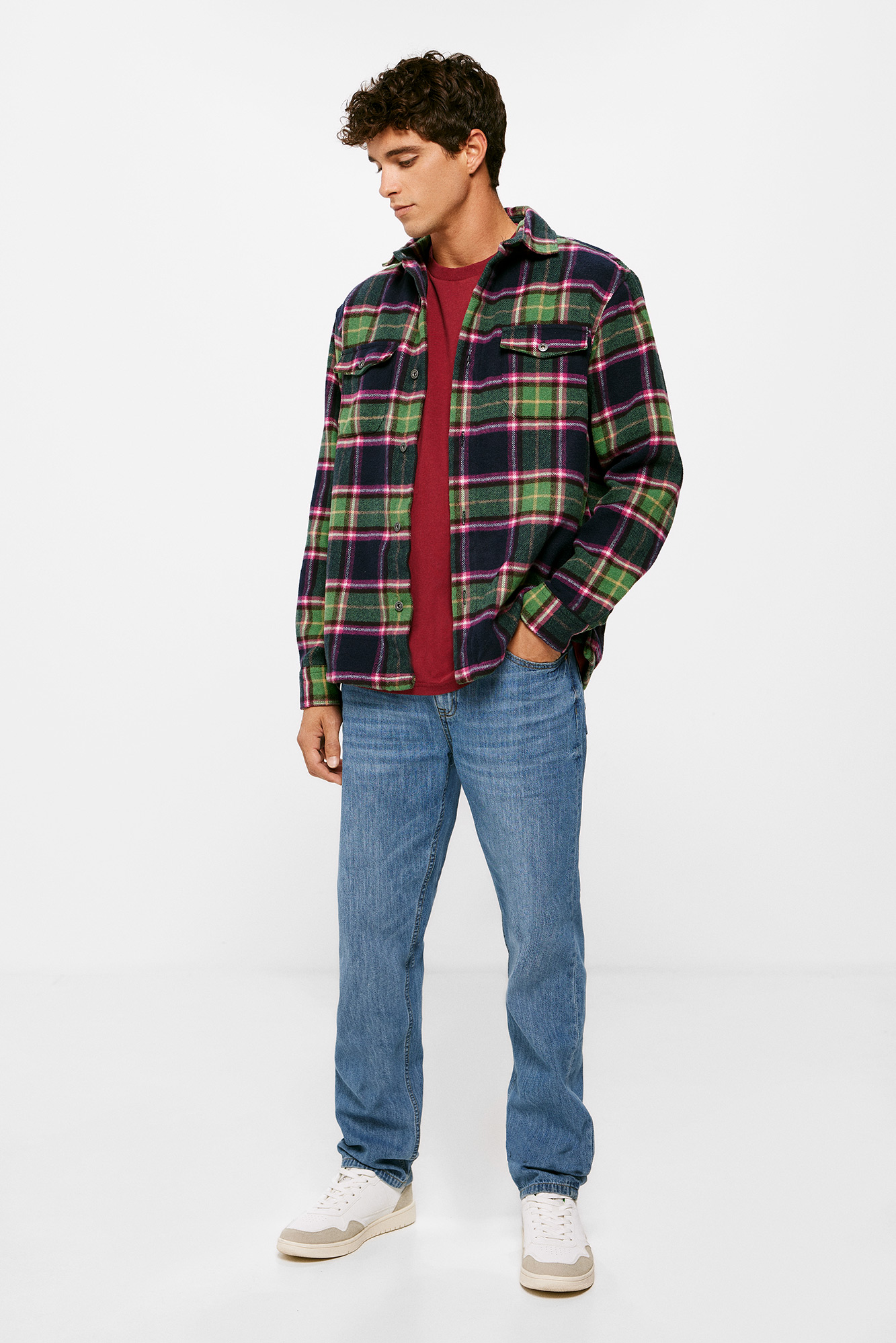 Calça jeans normal, lavagem média muito clara