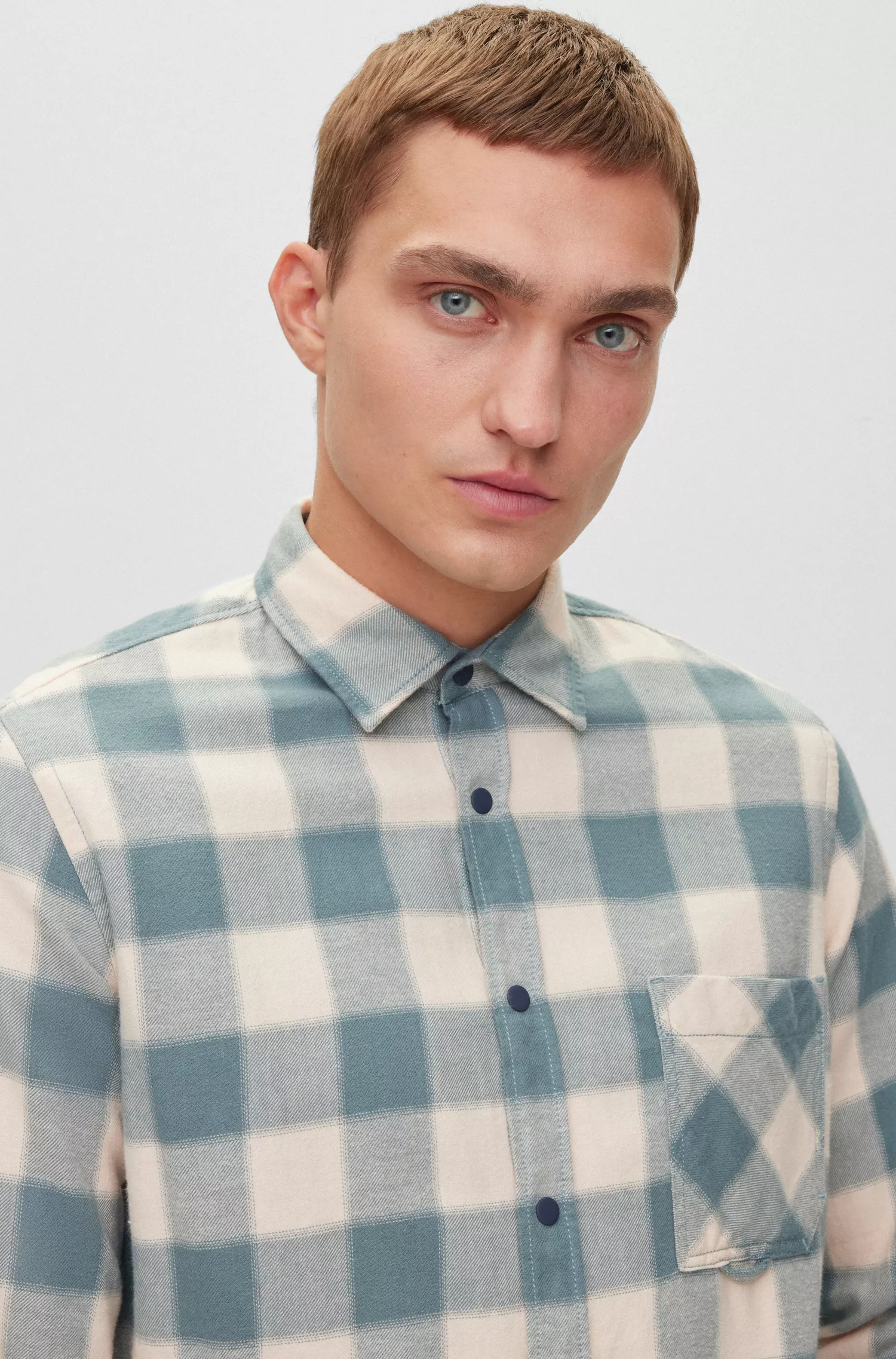 Camisa BOSS laranja, corte regular, em flanela de algodão xadrez.