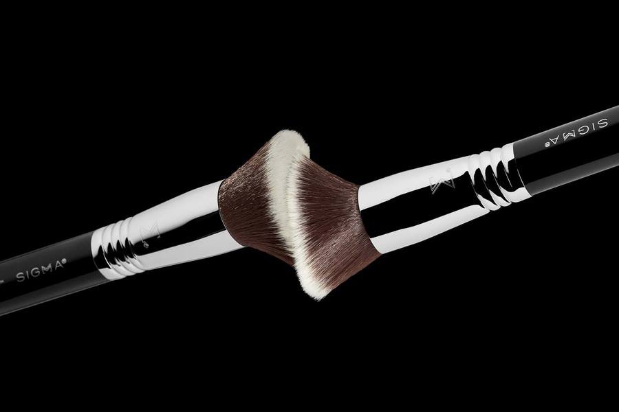 Sigma F80 Flat Kabuki™ Brush Chrome