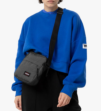 Eastpak Skuldertaske - The Bigger One - 3 L - Blåck Denim