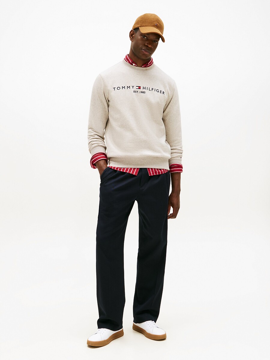 Suéter TOMMY HILFIGER com gola redonda e estampa na frente.