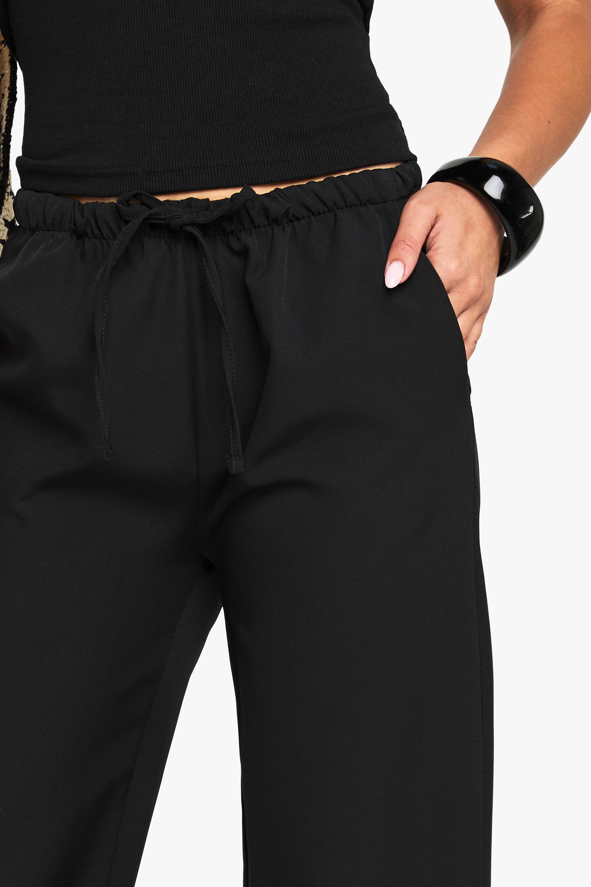 boohoo Pantalon droit tissé à taille élastiquée pour petites