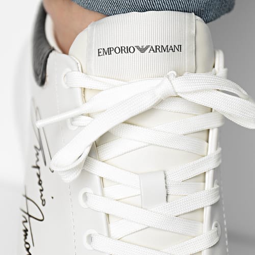 Baskets X4X264 XM670 Off White Black