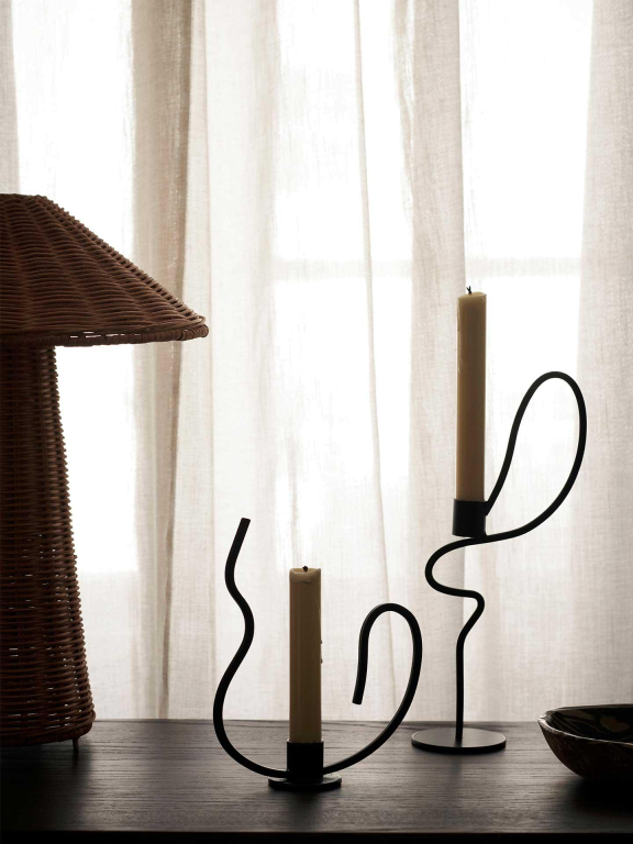 Ferm Living Valse kandelaar high zwart