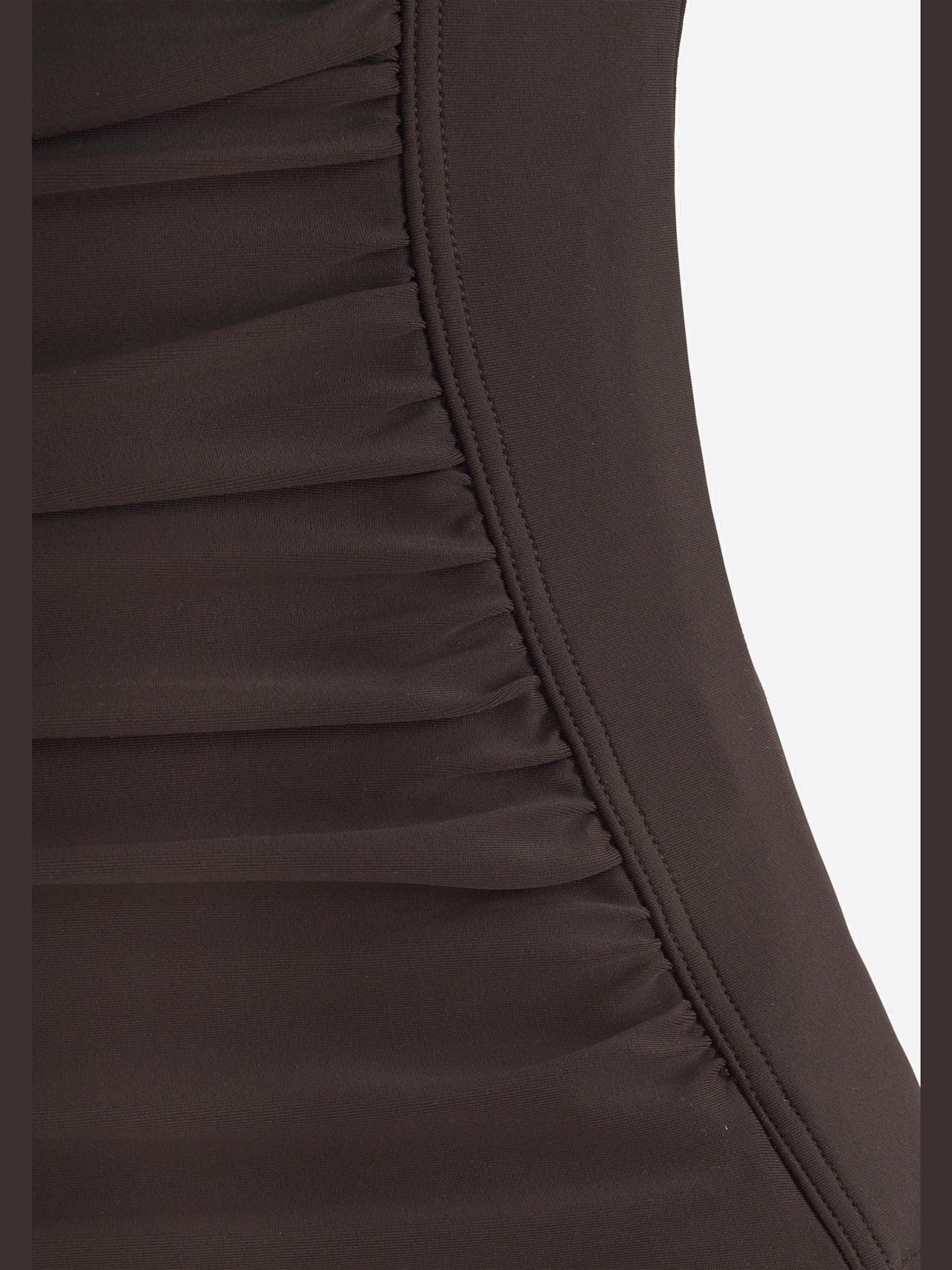 Maillot de bain idéal pour les grandes tailles, jusqu'au bon. e