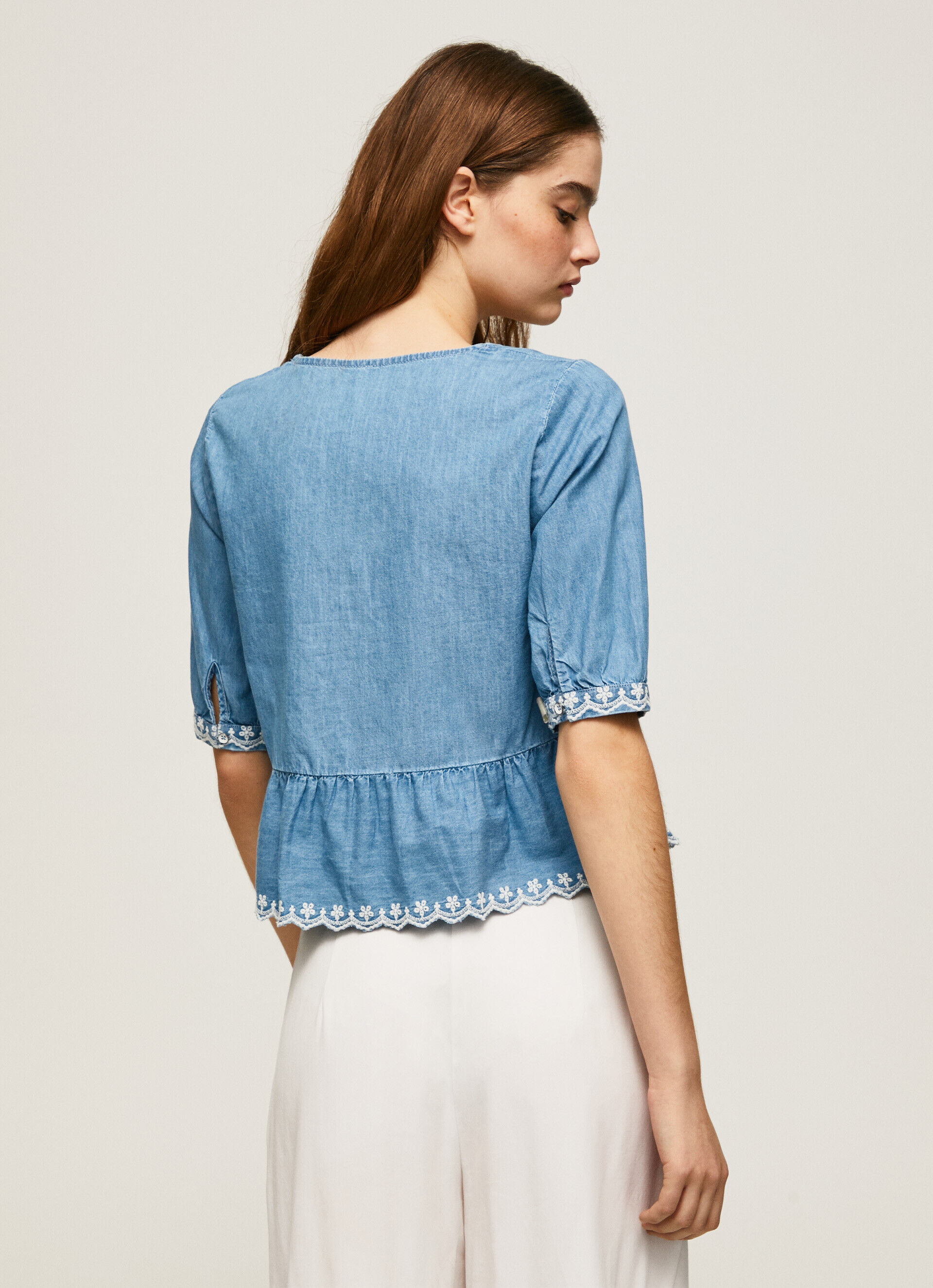 Blusa jeans com decote em V - azul