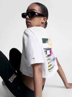 Camiseta cropped oversized com logo nas costas