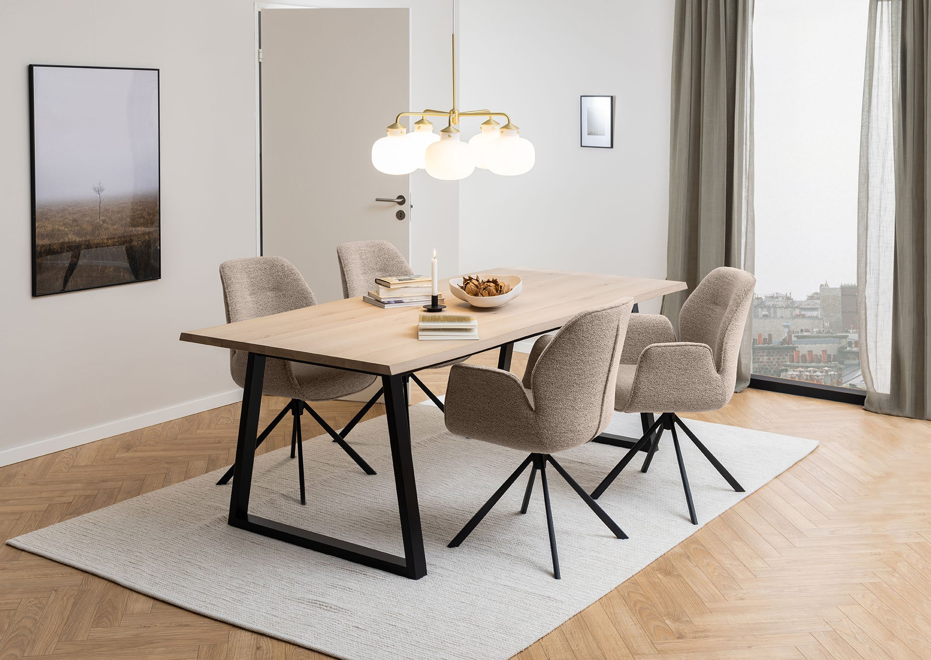 Arne Eetkamerstoel met Arm - Beige Bouclé