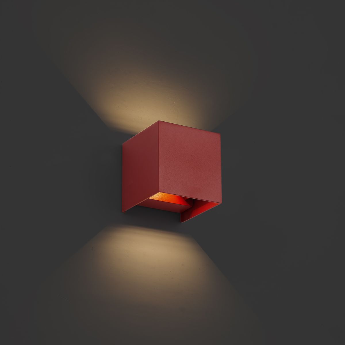 Moderne buiten wandlamp donker rood incl. LED IP54 - Edwin