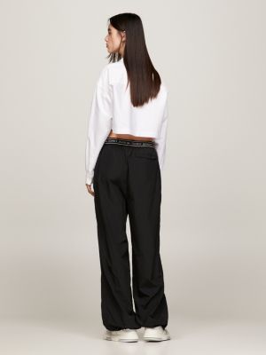 Camisa Oxford Cropped com Detalhe de Emblema